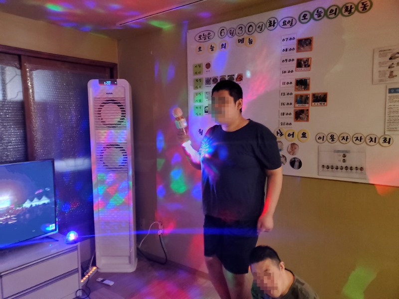 자기주장_노래방_김윤곤 (2).jpg