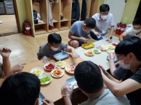 카나페만들기_단체사진 (3).jpg